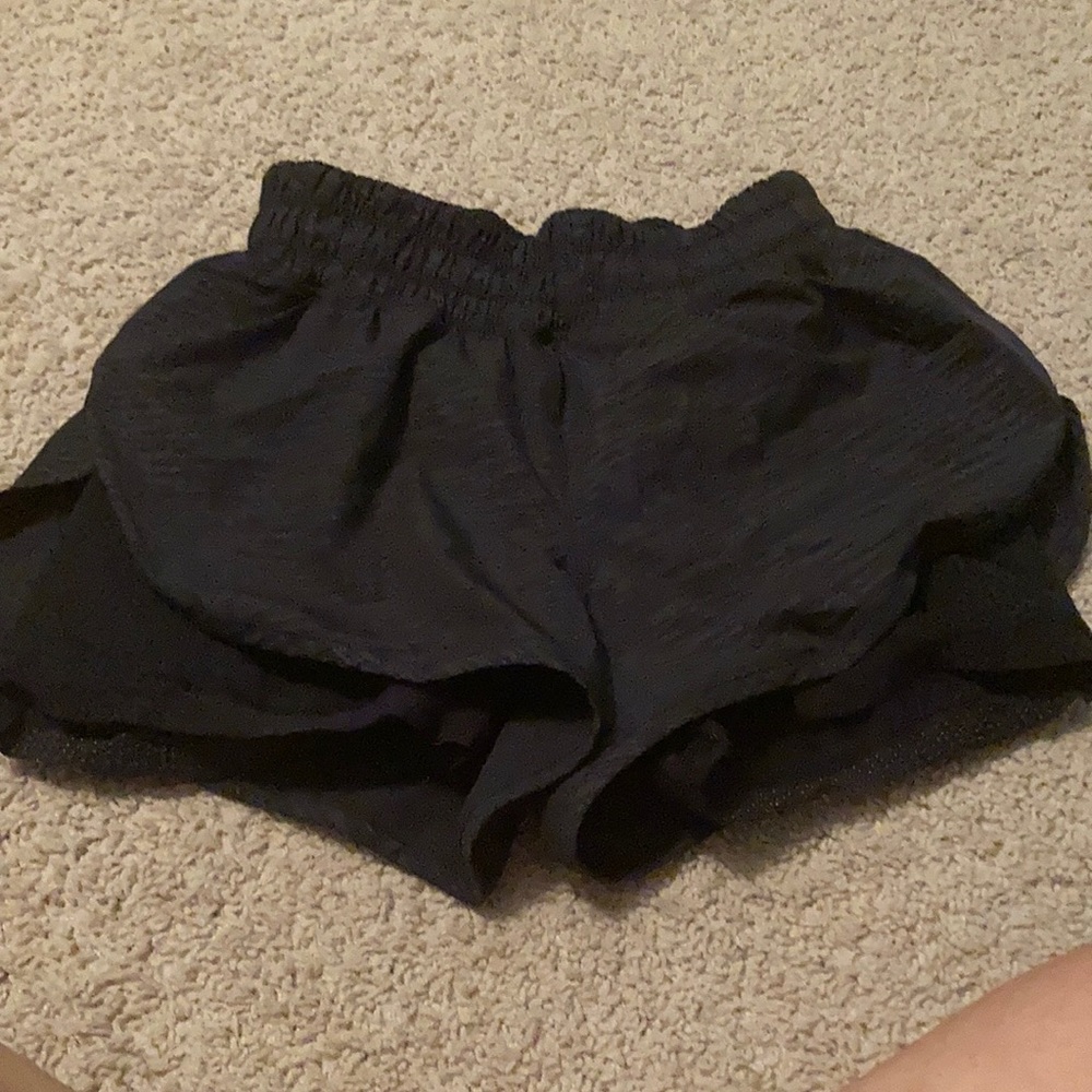 Lululemon shorts size 6